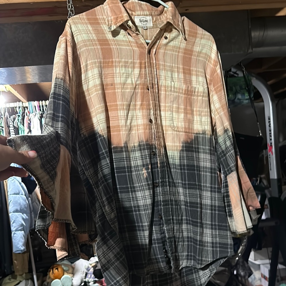 Dual-Tone Long Sleeve Button Down Shirt in Peach and Charcoal
